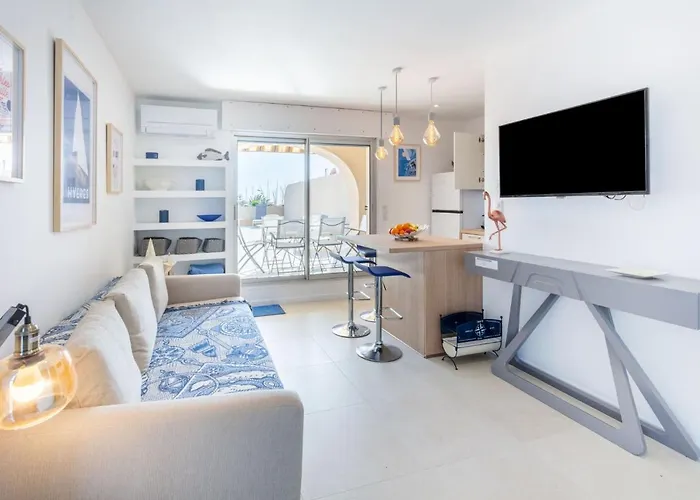 Port De La Gavine-25 By Interhome * 耶尔