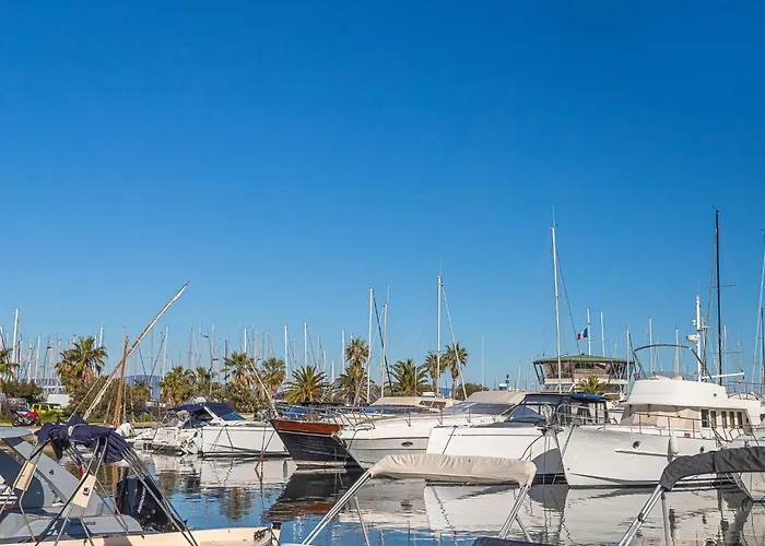 Port De La Gavine-25 By Interhome * 耶尔